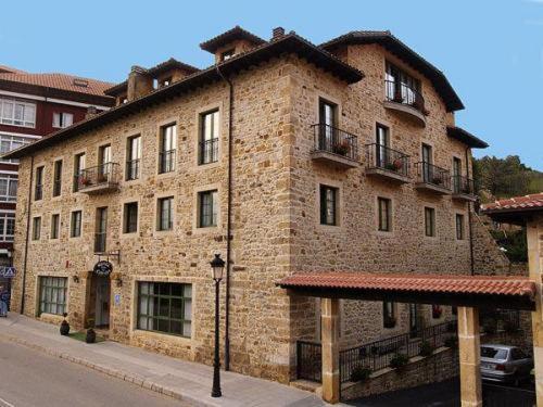 Hotel Villa De Cabrales Arenas De Cabrales Exterior foto